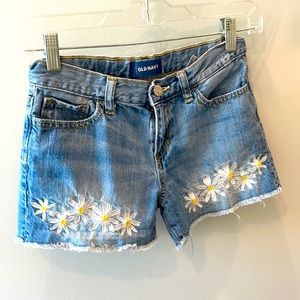 Old Navy Girls Denim Short with Daisy Detail